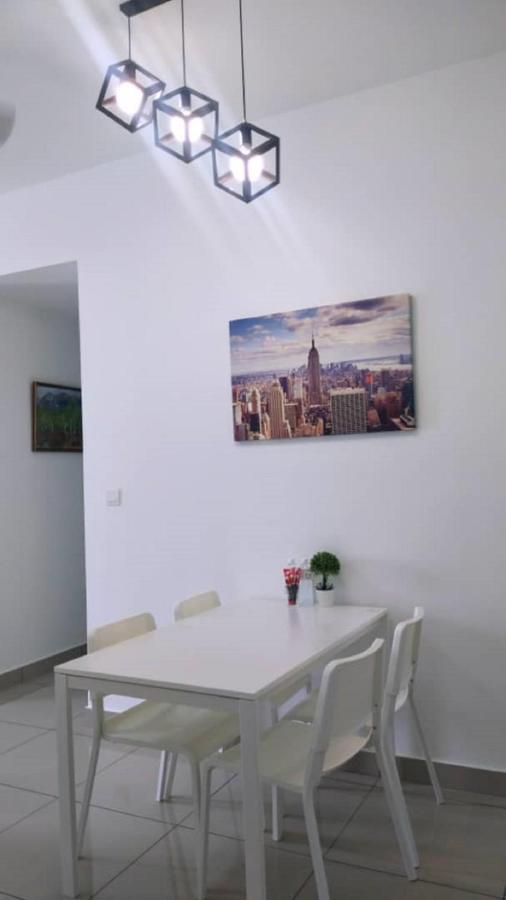Bangi Almyra Suite 外观 照片